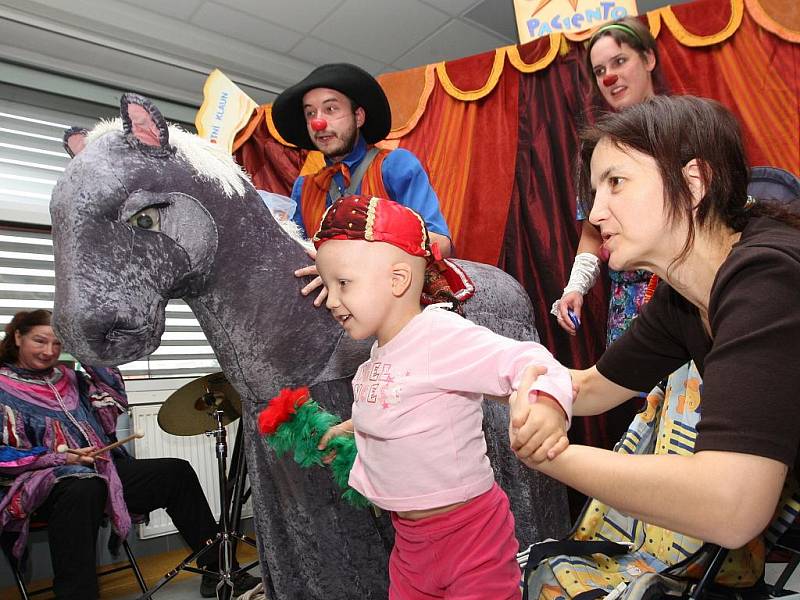 Cirkus Paciento v Dětské nemocnici Fakultní nemocnice Brno.