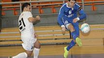 Helas zvítězil ve futsalovém derby proti Tangu 4:0.