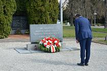 Položit věnce ku příležitosti 76. výročí osvobození Brna na Ústřední hřbitov 26. dubna přišli jak primátorka Markéta Vaňková se svými náměstky, tak zástupci z řad vojenských.