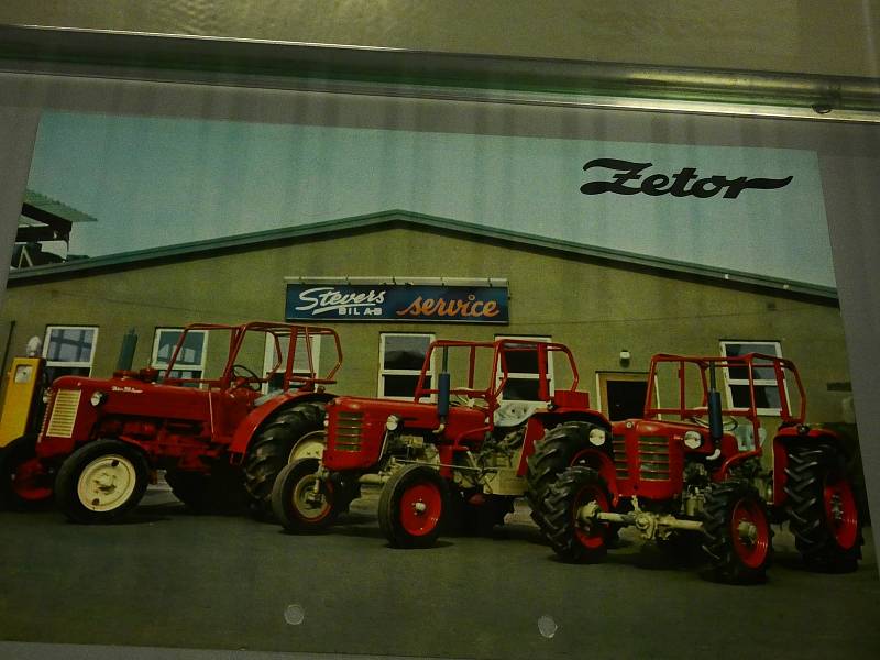 Zetor Gallery se nachází v brněnské Líšni a lidé zde najdou expozici historických traktorů.