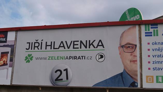 Billboardy politických stran v Brně.