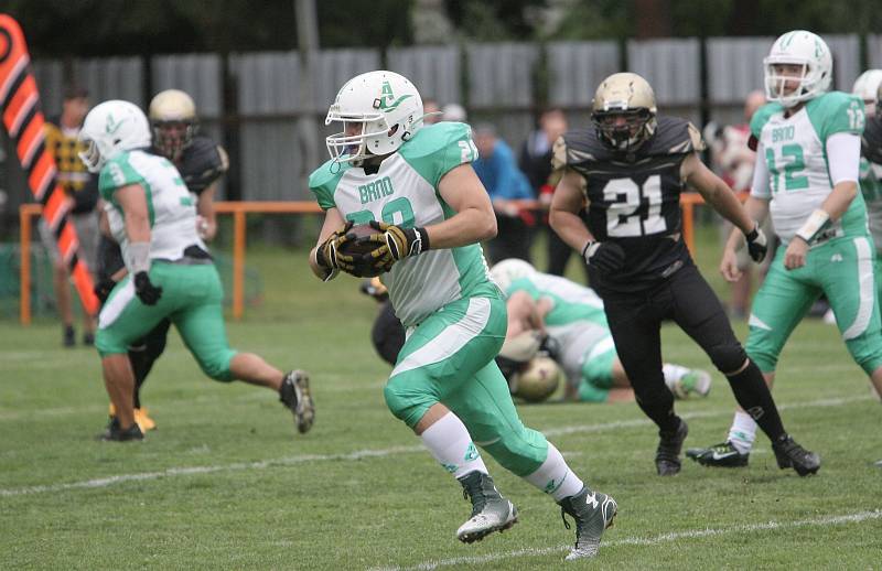 Cíl splnili a Bronze Bowl nad znojemskými Kights jednoznačně ovládli 81:6, nicméně svůj další osud nemají brněnští Alligators ve svých rukách. O případném postupu nového šampiona třetí domácí ligy v americkém fotbale totiž rozhodne rada domácí asociace. 