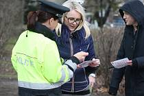 Brno, Moravské náměstí 4.2.2020 - preventivní akce Policie ČR zaměřená na viditelnost chodců v silniční dopravě