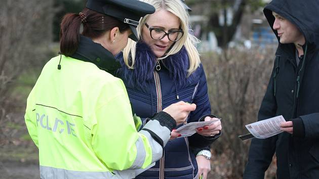 Brno, Moravské náměstí 4.2.2020 - preventivní akce Policie ČR zaměřená na viditelnost chodců v silniční dopravě