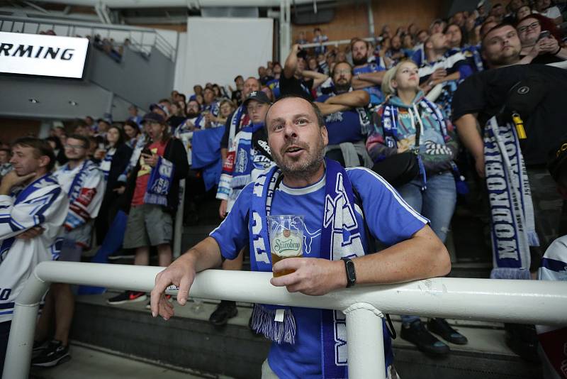 Fanoušci při letošní domácí premiéře hokejové Komety Brno.