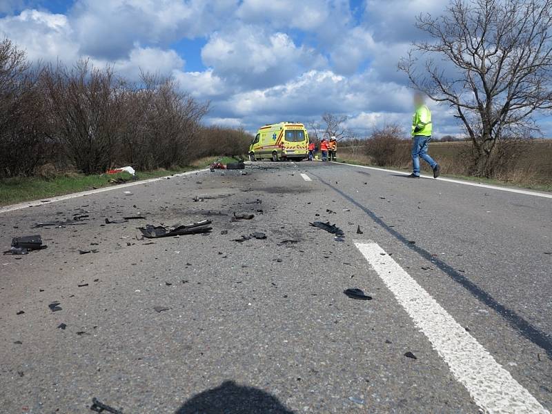 Tragická nehoda dvou aut v líšeňské Holzově ulici.