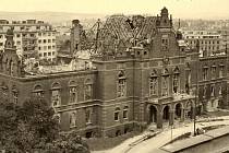 19. 8. 1945 - Bourání Německého domu v Brně (krátce před zahájením demolice). Fotografii poskytl pan Antonín Brzobohatý.