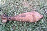 V neděli musel policejní pyrotechnik zneškodnit minometný granát. Rybář ho našel v Brněnské přehradě.