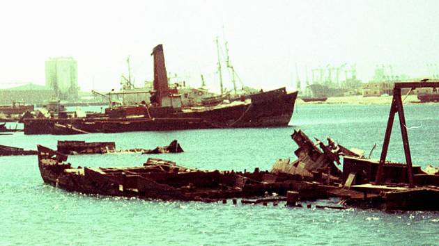 Na vrakovišti v súdánském Port Sudan skončila i Karáskova loď.