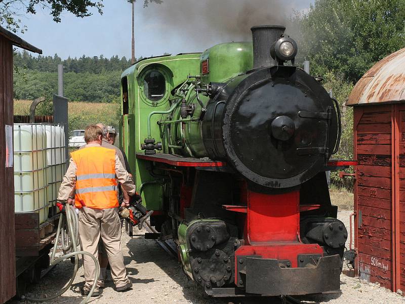 Muzeum průmyslových železnic uspořádalo den otevřených dveří s krátkou projížďkou lokomotivami s vagony