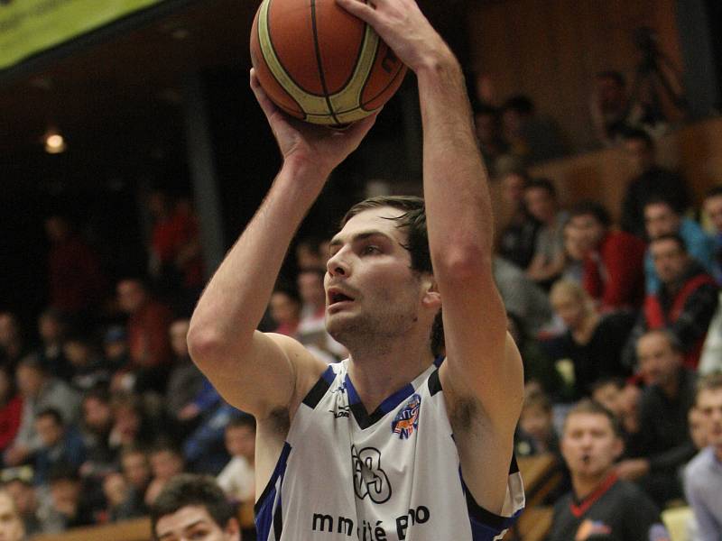 Basketbalista Petar Marič.
