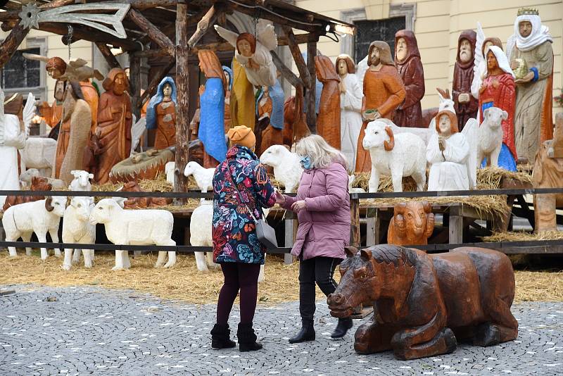 Dřevěný betlém na brněnském Dominikánském náměstí.