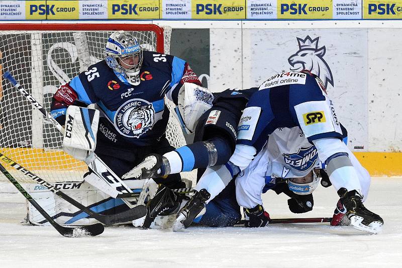 11.kolo extraligy ledního hokeje mezi domácí Kometou Brno (Martin Zaťovič) a Libercem (Ladislav Šmíd a Roman Will).