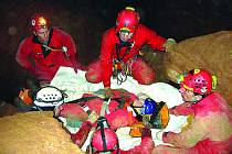 Lidé ze Speleologické záchranné služby za svou pětadvacetiletou historii zachránili desítky lidí, nejčastěji v Moravském krasu