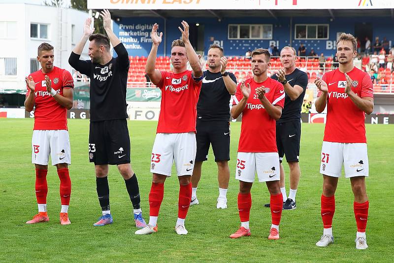 Fotbalisté Zbrojovky (v červeném) porazili Mladou Boleslav 3:1.