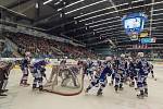 Hokejisté Chomutova porazili v úvodním zápase předkola play off extraligy Kometu Brno 2:1 v prodloužení. V 63. minutě rozhodl svou druhou brankou v utkání kanadský obránce Brett Skinner. Série hraná na tři výhry pokračuje v úterý opět na severu Čech.