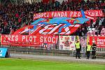 Fotbalisté Zbrojovky (v červeném) prohráli v derby s Líšní 1:3