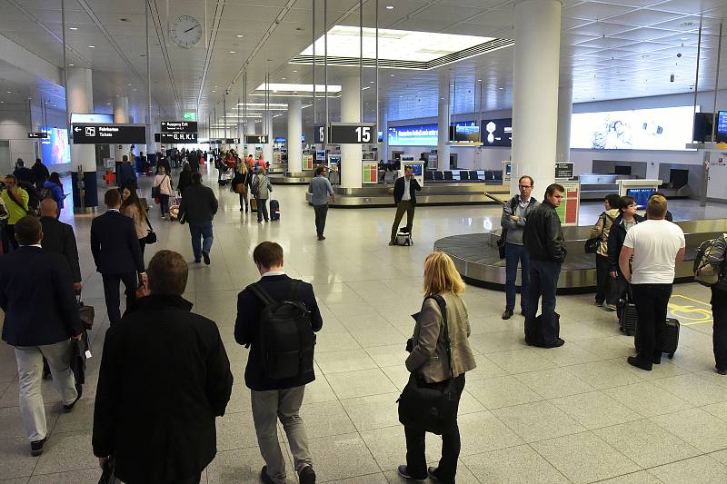 Brno 19.09.2017 - křest letadla obnovené linky Brno Mnichov na brněnském letišti a následně odlet delegace JMK do Mnichova, kde byla prohlídka letiště.