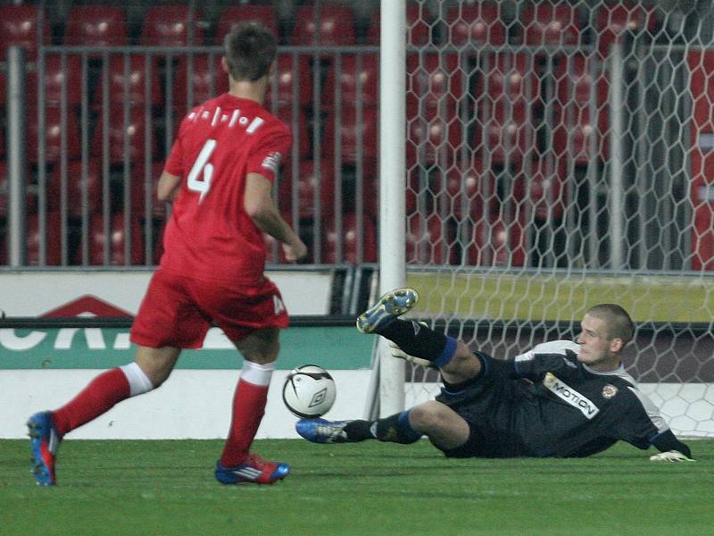 Fotbalisté brněnské Zbrojovky (v červeném) zdolali na domácím hřišti Jihlavu 1:0.