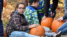 Dýním a strašidlům patřil sobotní podvečer v brněnské zoologické zahradě. Tisíce lidí tam přišlo již počtvrté oslavit americký svátek Halloween. 