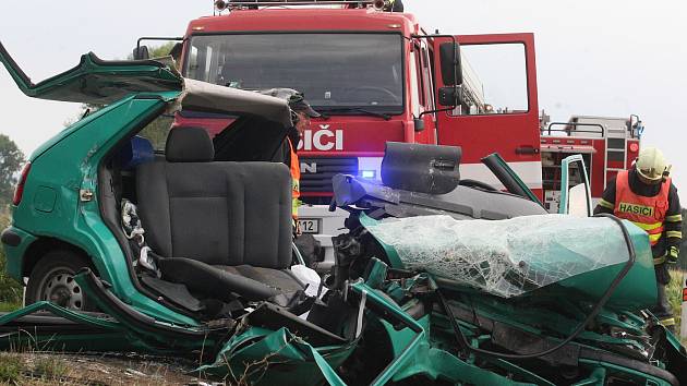 Tragická nehoda mezi Židlochovicemi a Žabčicemi si vyžádala i životy mladých lidí.