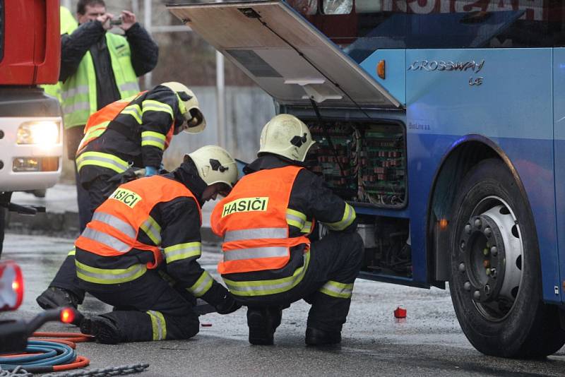 V brněnské Slatině se srazily dva autobusy.