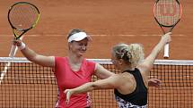 První grandslamový titul mezi dospělými vybojovaly Krejčíková se Siniakovou na Roland Garros v roce 2018.