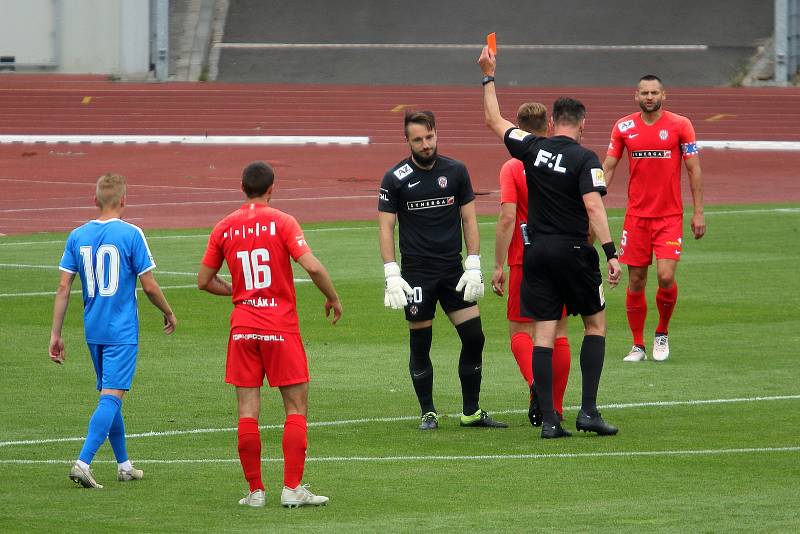 Fotbalisté Zbrojovky (červené dresy) zvítězili na hřišti Vítkovic 3:2.