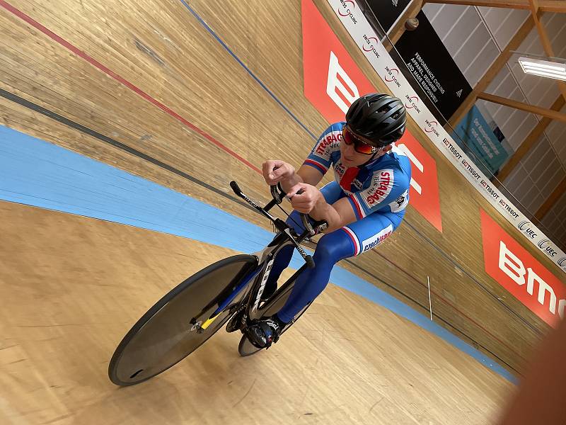 Dráhový cyklista brněnské Dukly Robin Wagner na velodromu ve švýcarském Grenchenu.