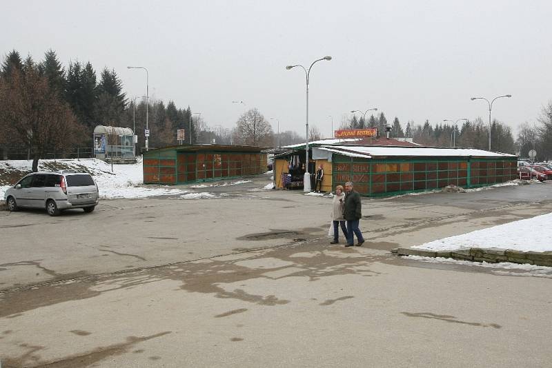 Bohuničtí plánují upravit prostor před tamní radnicí. Na jejím průčelí vznikne nový orloj. Nynější tržnici nahradí nové stánky i fontána 