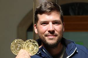 Mistr Evropy v brokové disciplíně skeet Jakub Tomeček, na Kypru získal také bronz v mixu.