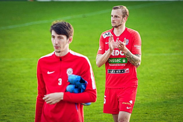 Fotbalista Lukáš Kryštůfek (vpravo) v dresu brněnské Zbrojovky.