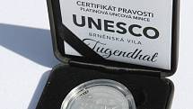 K památkám UNESCO, které jsou zvěčněny na platinových mincích, se přidala i brněnská vila Tugendhat.