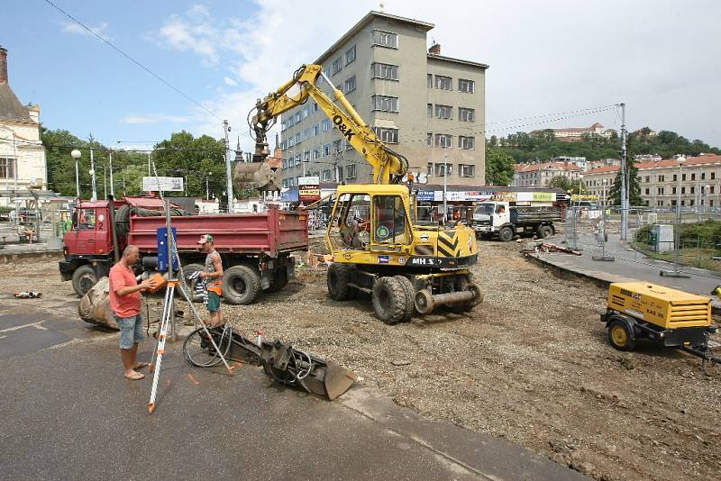 Město Brno nechá rozšířit nástupní ostrůvky na Mendlově náměstí.