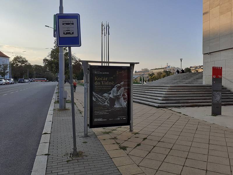 Už tři roky tramvaje míjí zastávku Janáčkovo divadlo. Na místě zastavuje jen autobusová linka číslo 67.