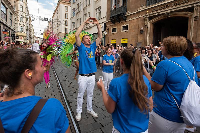 Brasil Fest Brno je jediný festival svého druhu v celé republice. Příznivcům hudby, dobrého jídla a tance umožní prožít tradiční brazilskou kulturu na vlastní kůži přímo v centru Brna.