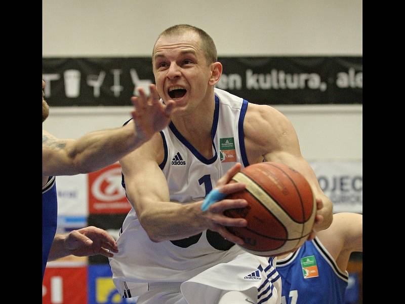 Basketbalista mmcité Michal Křemen.