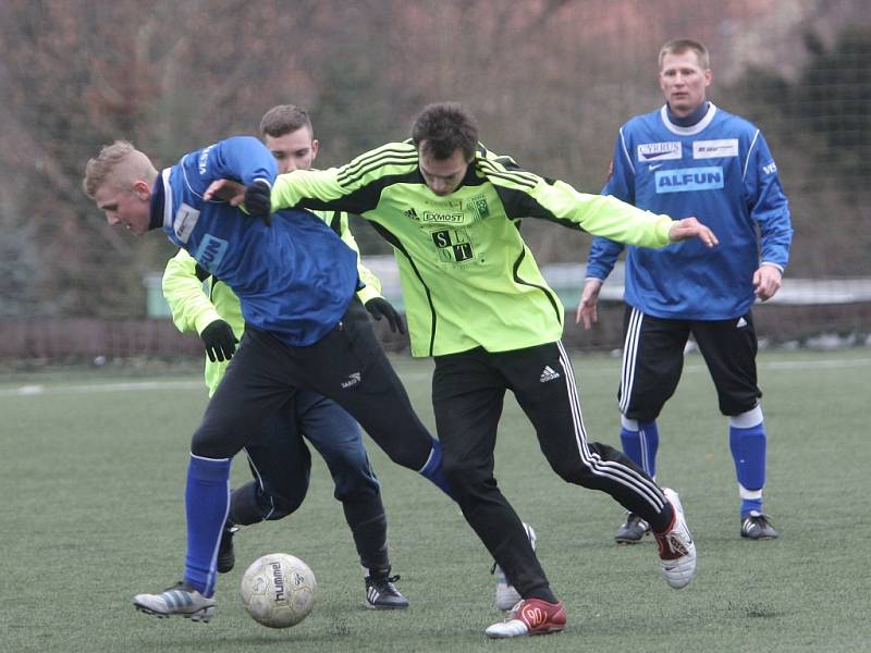 Vyškov (v modrém) na turnaji v Líšni zdolal Bystrc 3:1.