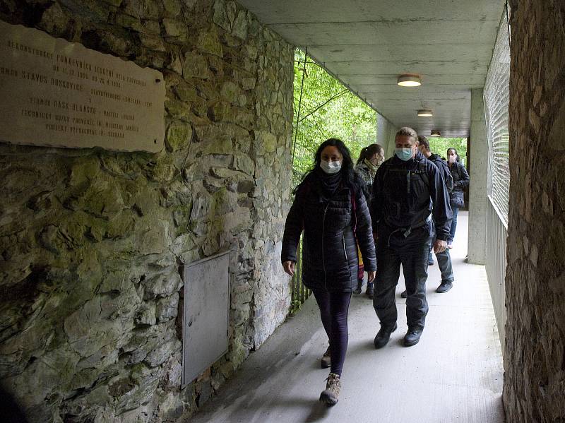 Otevírají i Punkevní jeskyně, návštěvníci ale musejí dodržovat přísná hygienická opatření.