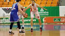 Basketbalový zápas muži USK Praha vs. Basket Brno