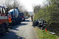Řidič osobního auta narazil u Dolních Kounic na Brněnsku do domíchávače betonu.
