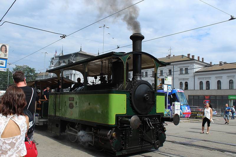 Historická tramvaj Caroline projela Brnem u příležitosti každoroční události Dopravní nostalgie.