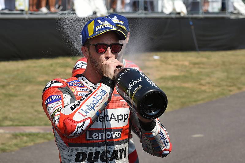 Vyhlášení vítězů závodu Moto GP - 1. Andrea Dovizioso, 2. Jorge Lorenzo a 3. Marc Márquez