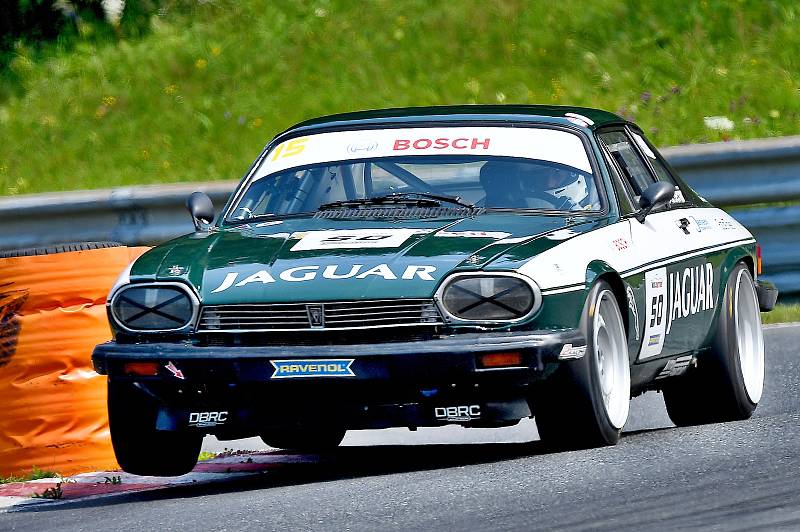 David Bečvář a jeho Jaguar XJS.