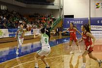 Basketbalistky KP Brno (v bílozelených dresech) vstoupily do EuroCupu domácí výhrou nad Dubrovníkem.