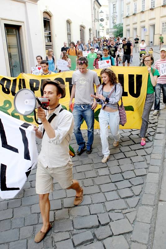 Lidé protestovali proti rozšiřování uhelných dolů v severních Čechách. 