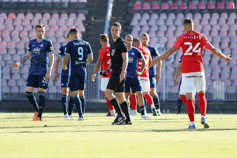 Zbrojovka Brno (v červeném) remizovala v přípravě se Slovanem Bratislava 2:2.