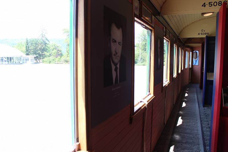 Na brněnské výstaviště přijel vlak, který dříve vozil československé prezidenty.
