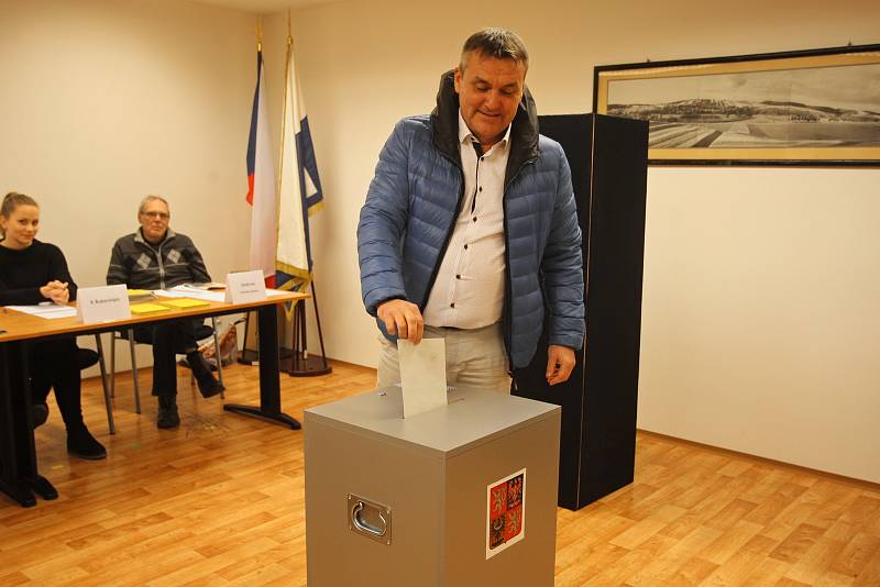 Petr Vokřál volil při prezidentských volbách v Kníničkách.