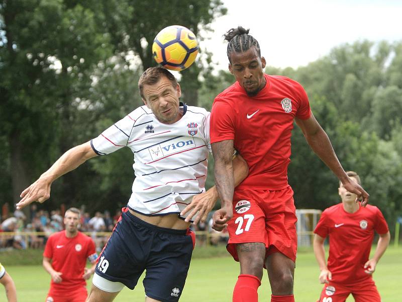 Fotbalisté brněnské Zbrojovky remizovali v premiérovém utkání přípravy na hřišti Žebětína 1:1 se slovenskými Zlatými Moravci.